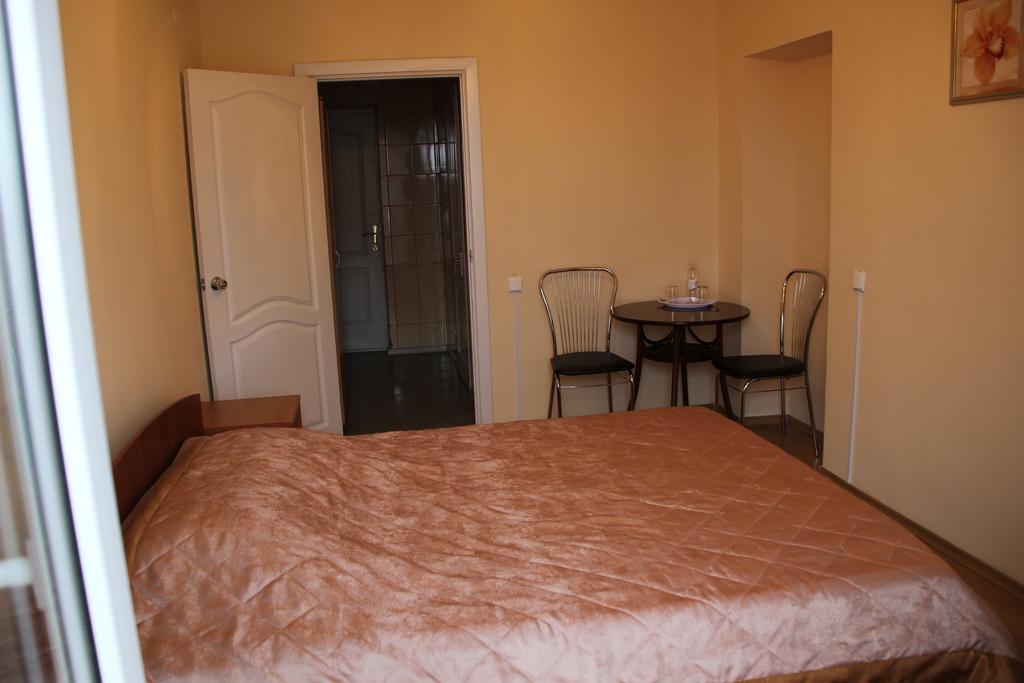 Hotel Ukraine Zjytomyr Rum bild
